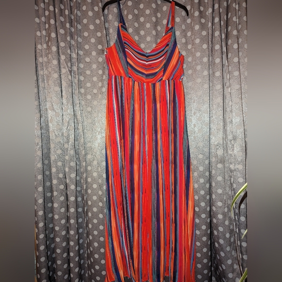 Chiffon Sleeveless Maxi 10-M/L - Picture 4 of 14